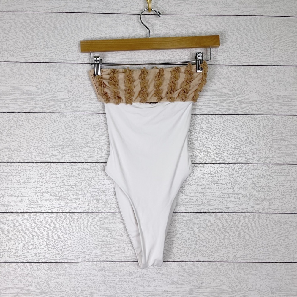 Le SHADI Italy White/Tan Strapless Cheeky One Piece Swimsuit Ruffled‎ Size Small